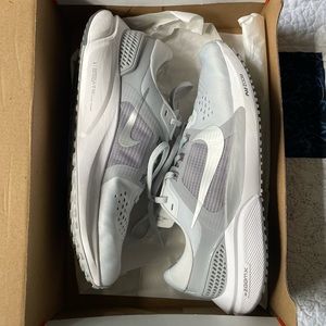 Women’s Nike Vomero 15